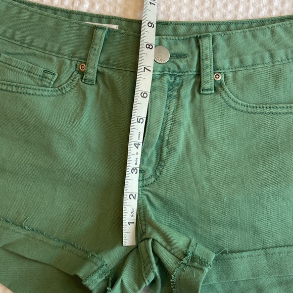 NEW! GAP 1969 Cut Off Cuffed Jean Shorts Size 28/6 Monaco Green - Picture 11 of 13